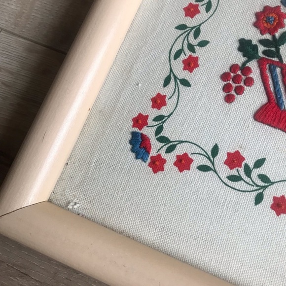 Vintage crewel handmade wall hanging cottage birds floral bohemian vibes - Picture 6 of 6